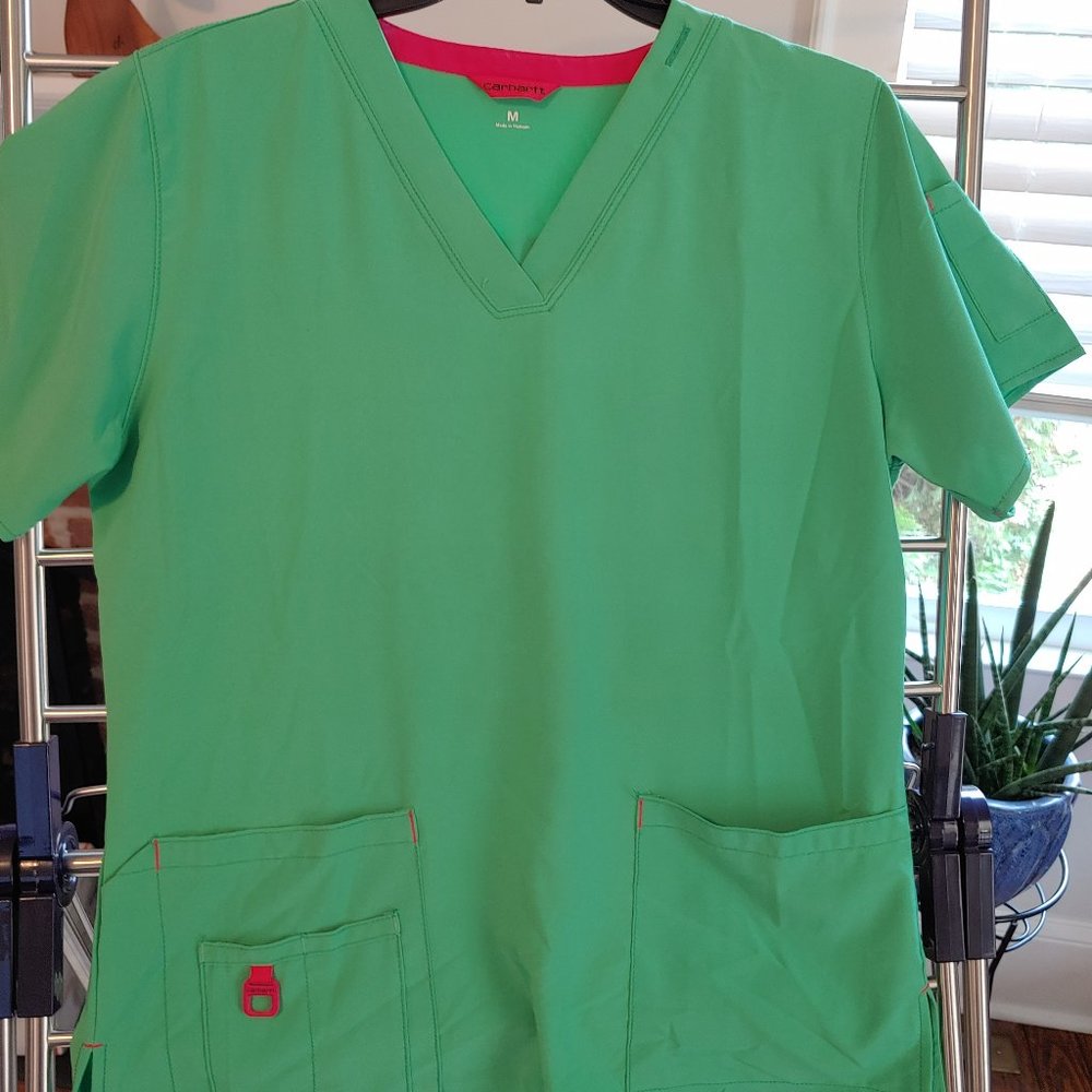 Women's Carhartt ForceFlex Scrub Top. Sz Med.
